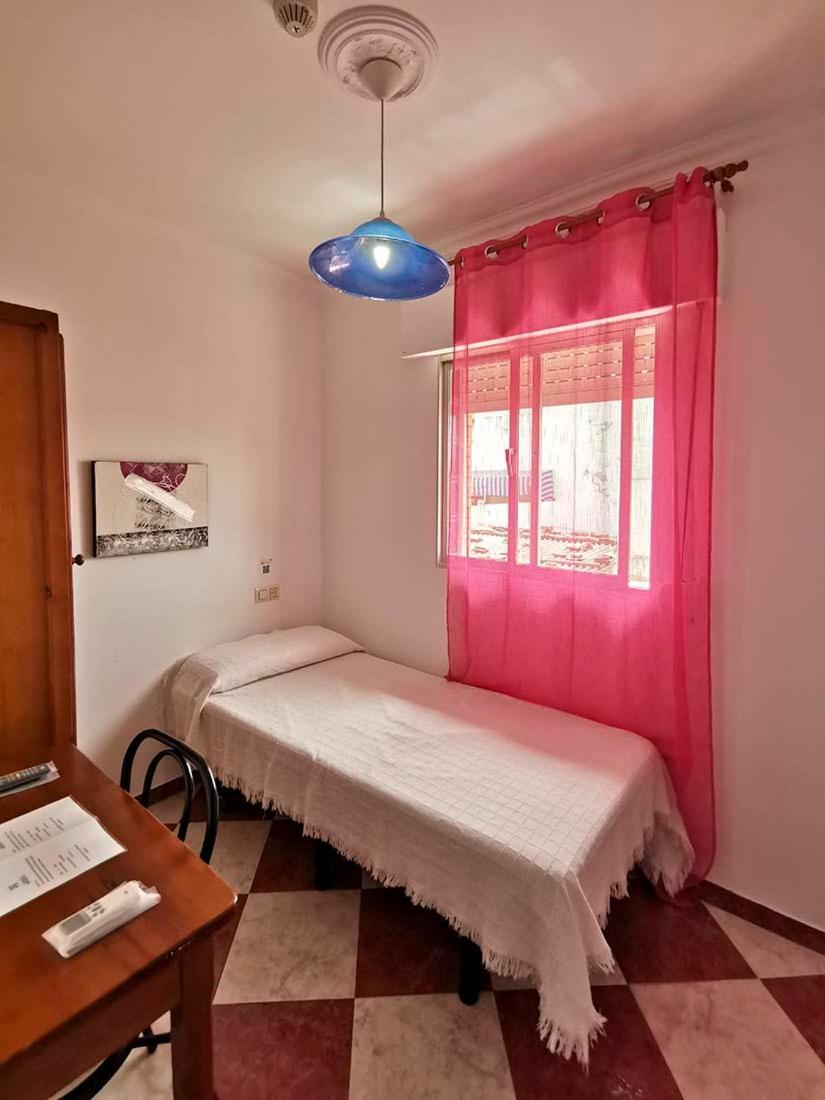 Pension Hidalgo 1 Utrera Extérieur photo